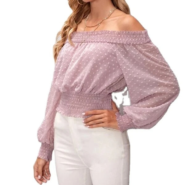 Bluzka szyfonowa typu off-shoulder z fakturowanym wzorem w kropki