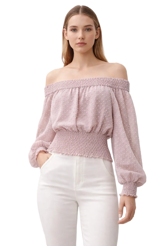 Bluzka szyfonowa typu off-shoulder z fakturowanym wzorem w kropki