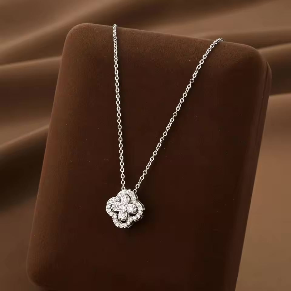 Kacob | Open Clover Pendant Necklace