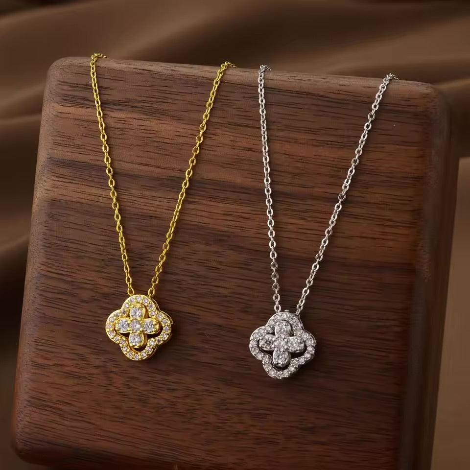 Kacob | Open Clover Pendant Necklace